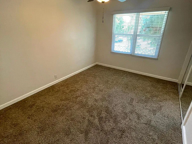 373 Termino Ave #7 — Photo 8