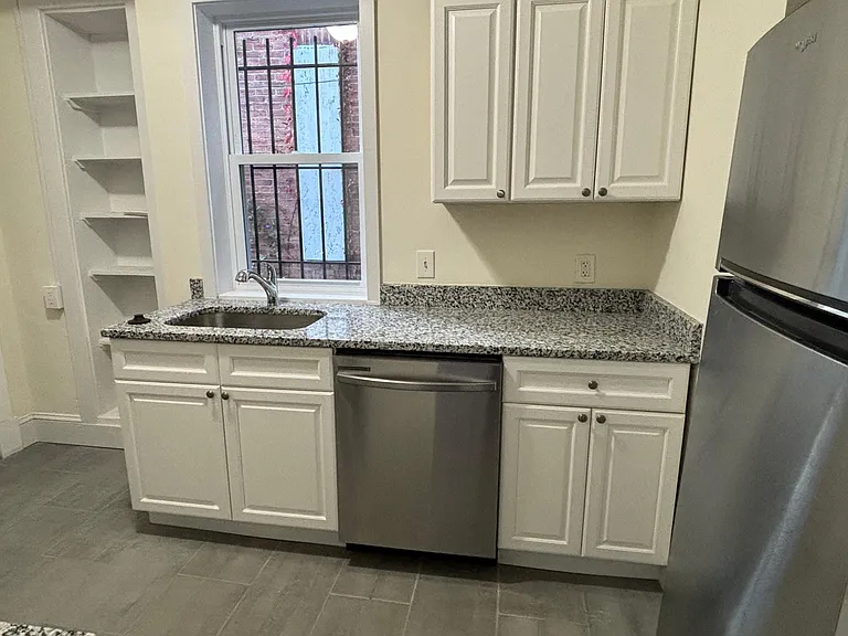 325 V St NE #1 — Photo 22