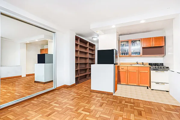 Sold by REMAX Elite | media 5