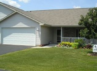 2725 Havenwood Dr UNIT B, Oshkosh, WI 54904