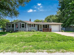 202 S Walnut St, Trenton, IL 62293