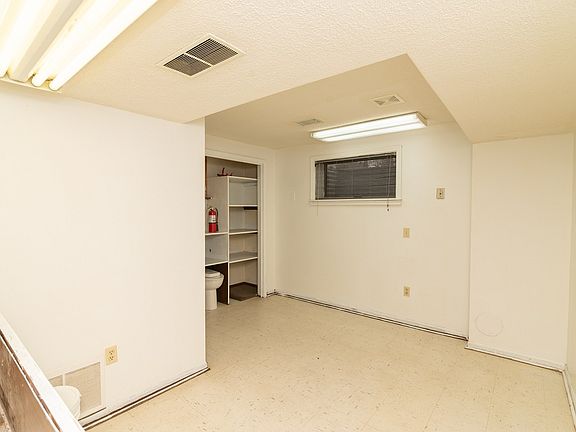 2nd image of 1314 Southwest Blvd #1