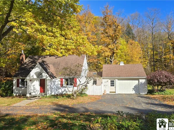 3194 Whitaker Rd, Fredonia, NY 14063