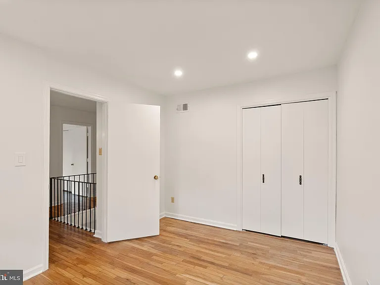 8330 Wickham Rd — Photo 37
