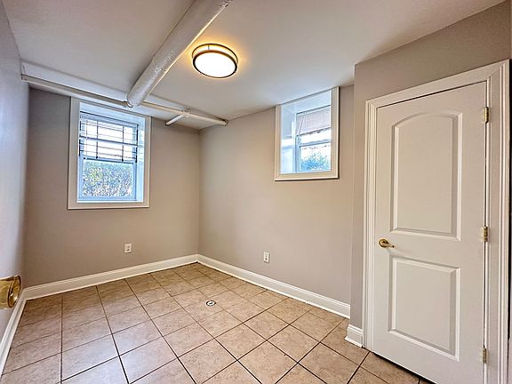 5th image of 863 Pavonia Ave #13E