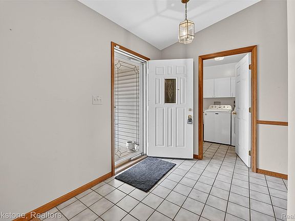 5th image of 42645 Riggs Rd