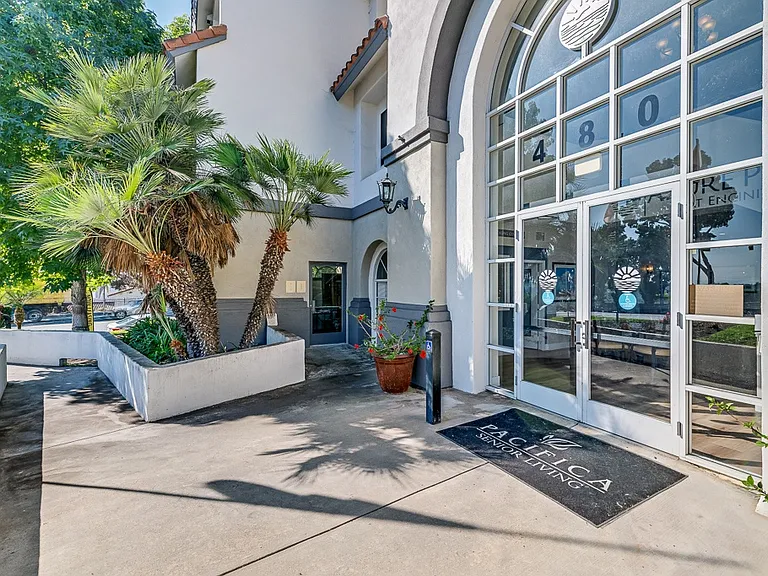 Azure Point at Encinitas - 55+ Active Adult Apartments — Photo 9
