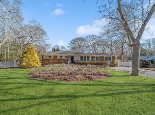 58 Old Depot Rd, Quogue, NY 11959