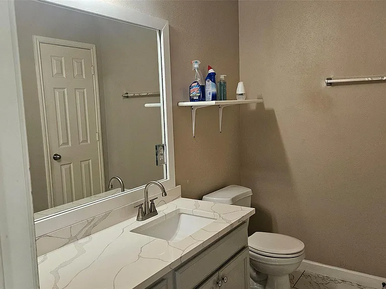 9611 Drummond Cliff Ln — Photo 12