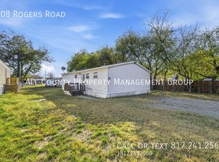 408 Rogers Rd, Newark, TX 76071