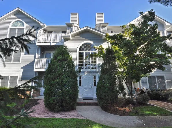 22 Genoble Rd, Montville, NJ 07045