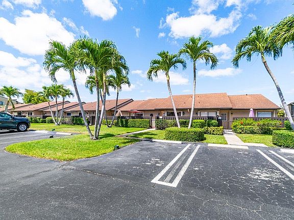 2nd image of 727 Sunny Pine Way #G