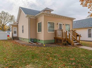 225 4th St, Lincoln, IL 62656