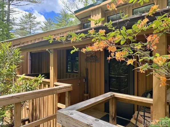 20 Chatterbox Way #8-A, Sapphire, NC 28774