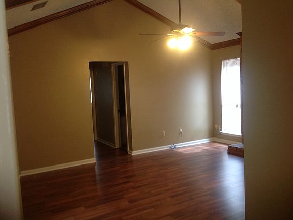 5th image of 211 Shekel Dr