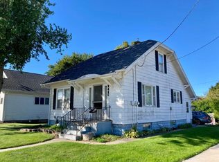 2420 Lincoln Ave, Two Rivers, WI 54241