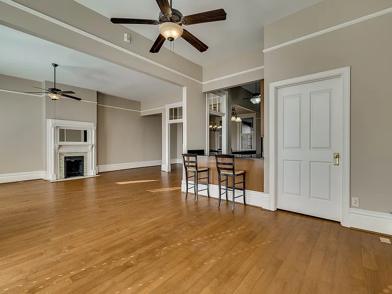 929 Broad St — Photo 10