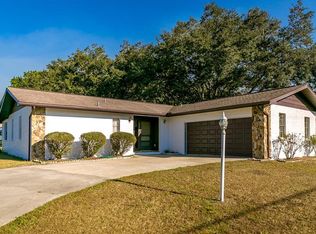 5222 Bernadette Dr, Zephyrhills, FL 33541