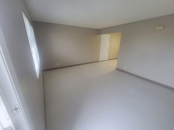4th image of 255 N Walnut Ave #255