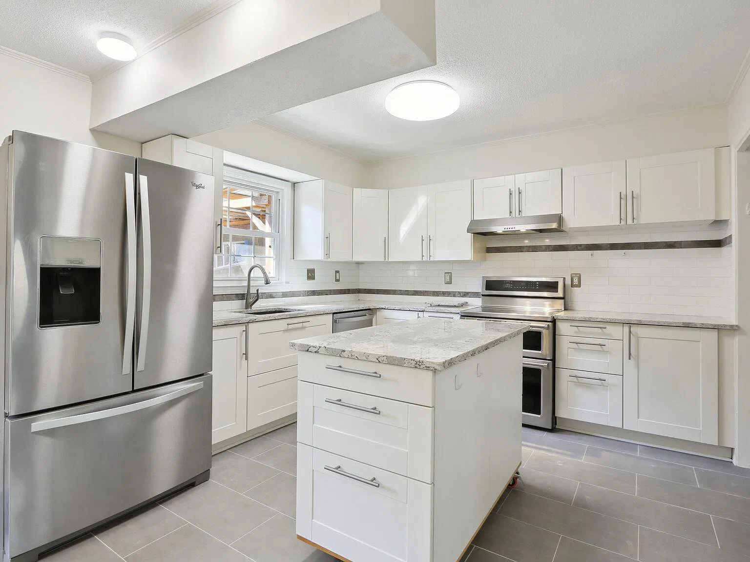 3 bed, 2.5 bath, 1452 sqft, $3,000 — Photo 1