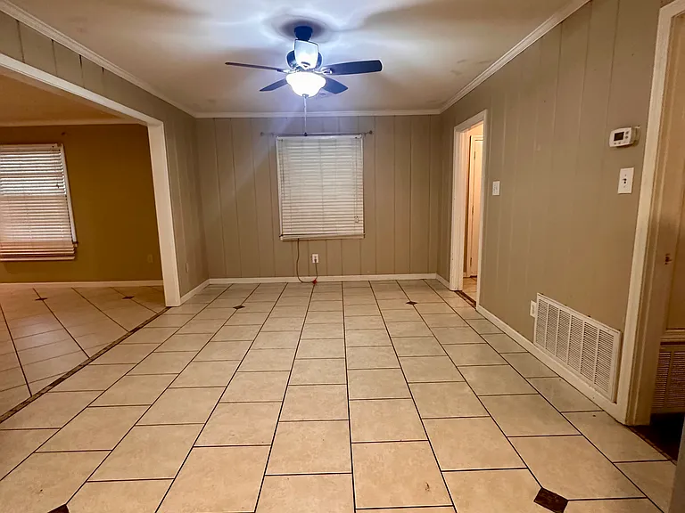 1564 Montclair Cir S — Photo 7