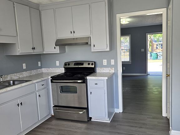 3rd image of 1700 Augusta Cir SE #1C