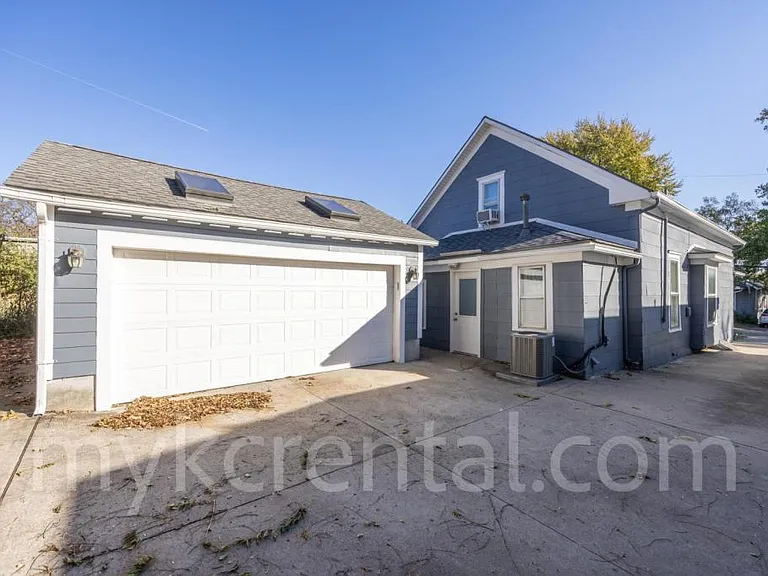 4306 Fisher St — Photo 16