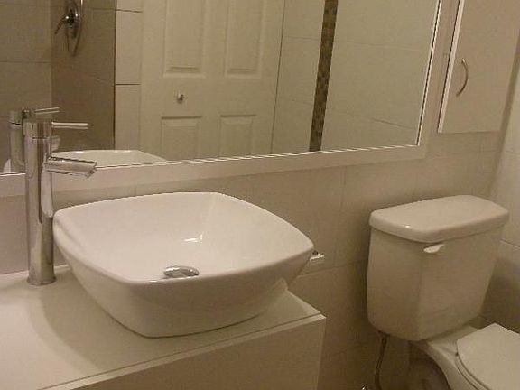 master bathroom (full)