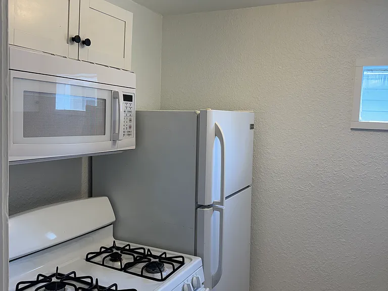 241 W Princeton St — Photo 12