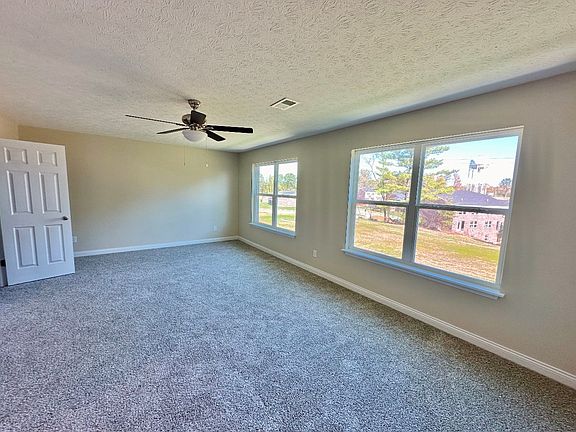 2nd image of 202 Dixon Cir #1