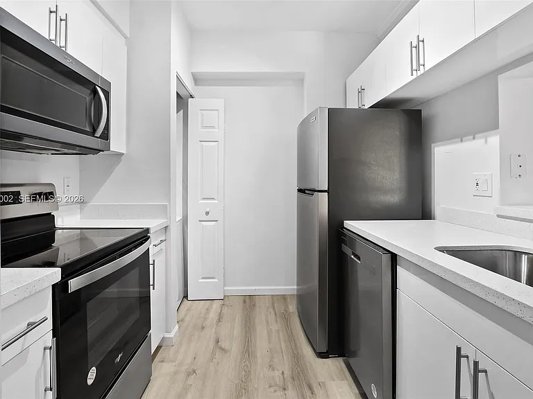 17145 N Bay Rd #4303 — Photo 7