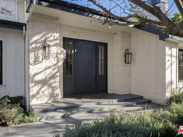 550 Spoleto Dr — Photo 2
