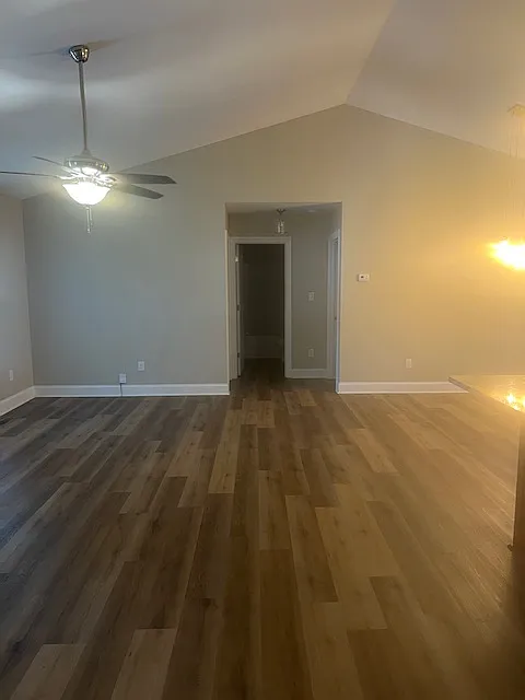 3 bed, 1642 sqft, $2,000 — Photo 2