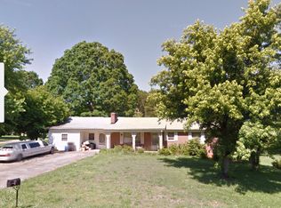 205 N Greenbriar Rd, Statesville, NC 28625