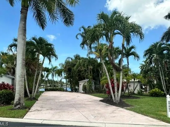 1404 Pearl Lake PT, NAPLES, FL 34114