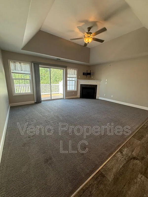 3 bed, 2.0 bath, 1736 sqft, $2,800 — Photo 4