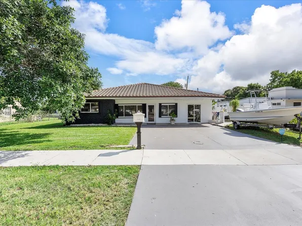 15630 W Bunche Park Dr, Miami Gardens, FL 33054