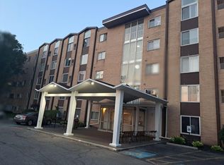 25735 Lorain Rd UNIT 401, North Olmsted, OH