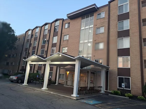 25735 Lorain Rd Unit 401, North Olmsted, OH 44070