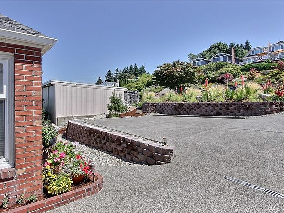 3rd image of 3540 Olympic Blvd W
