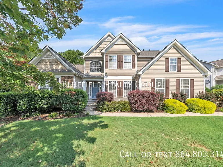 417 Summergreen Way — Photo 1