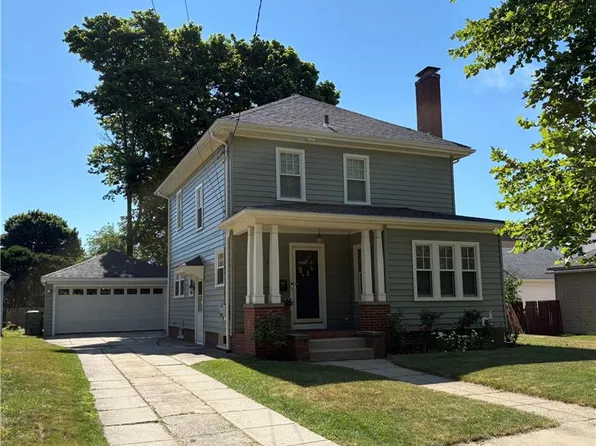 15 Modena Ave, Providence, RI 02908