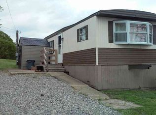 49513 Cherry St, Adena, OH 43901