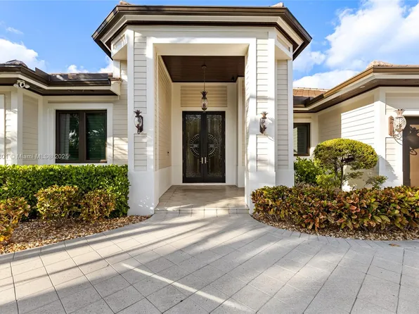 2381 NE 24th St, Lighthouse Pt, FL 33064