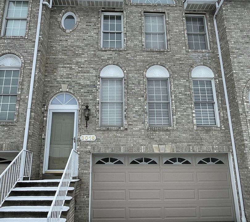 1st image of 3018 Estate Dr