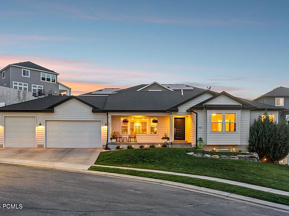 2nd image of 7127 N Hollow Crest Cir