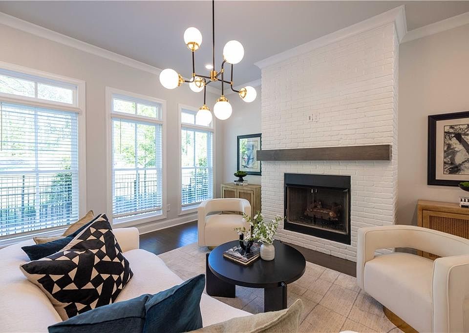 1st image of 2842 Evanshire Ave #113