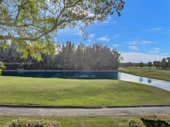 900 SW 125th Way APT 209R, Pembroke Pines, FL 33027