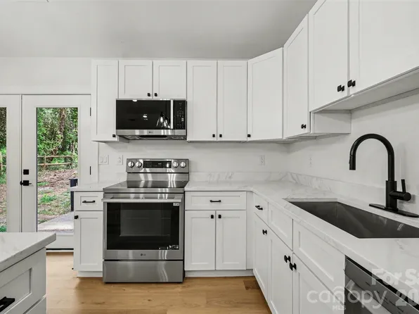 10237 Cairnsmore Pl, Mint Hill, NC 28227