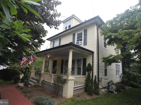 3 High St, Brookeville, MD 20833